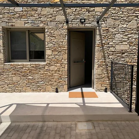 Lithea, Stone Apartman
