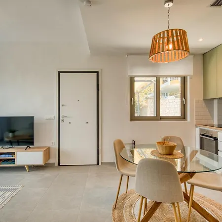 Lithéa, Stone * Nauplia